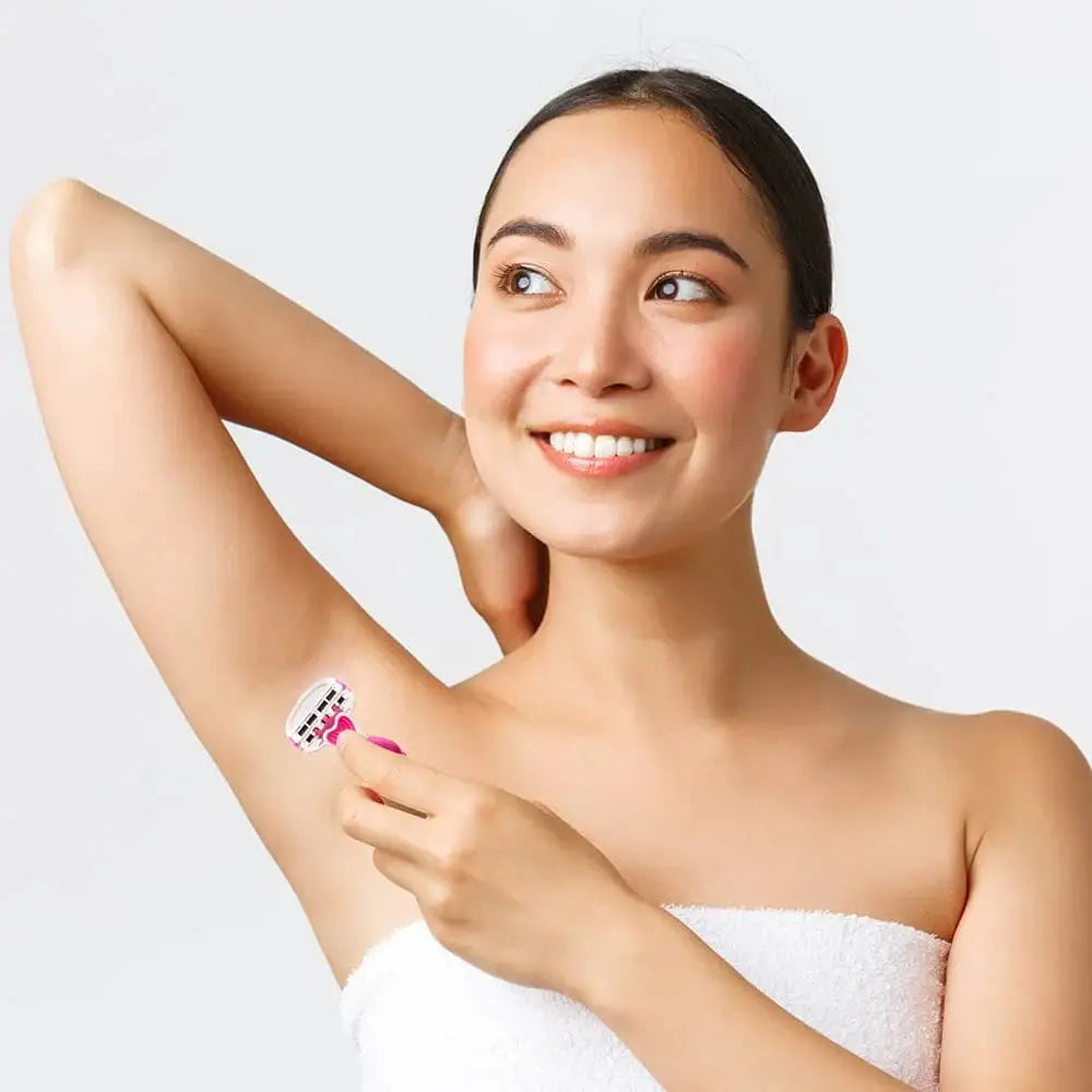 Women's Razor for Smooth Skin: Shaving Legs, Underarms, Body Hair Removal for Women - Aveline Precision Razor, smiling face