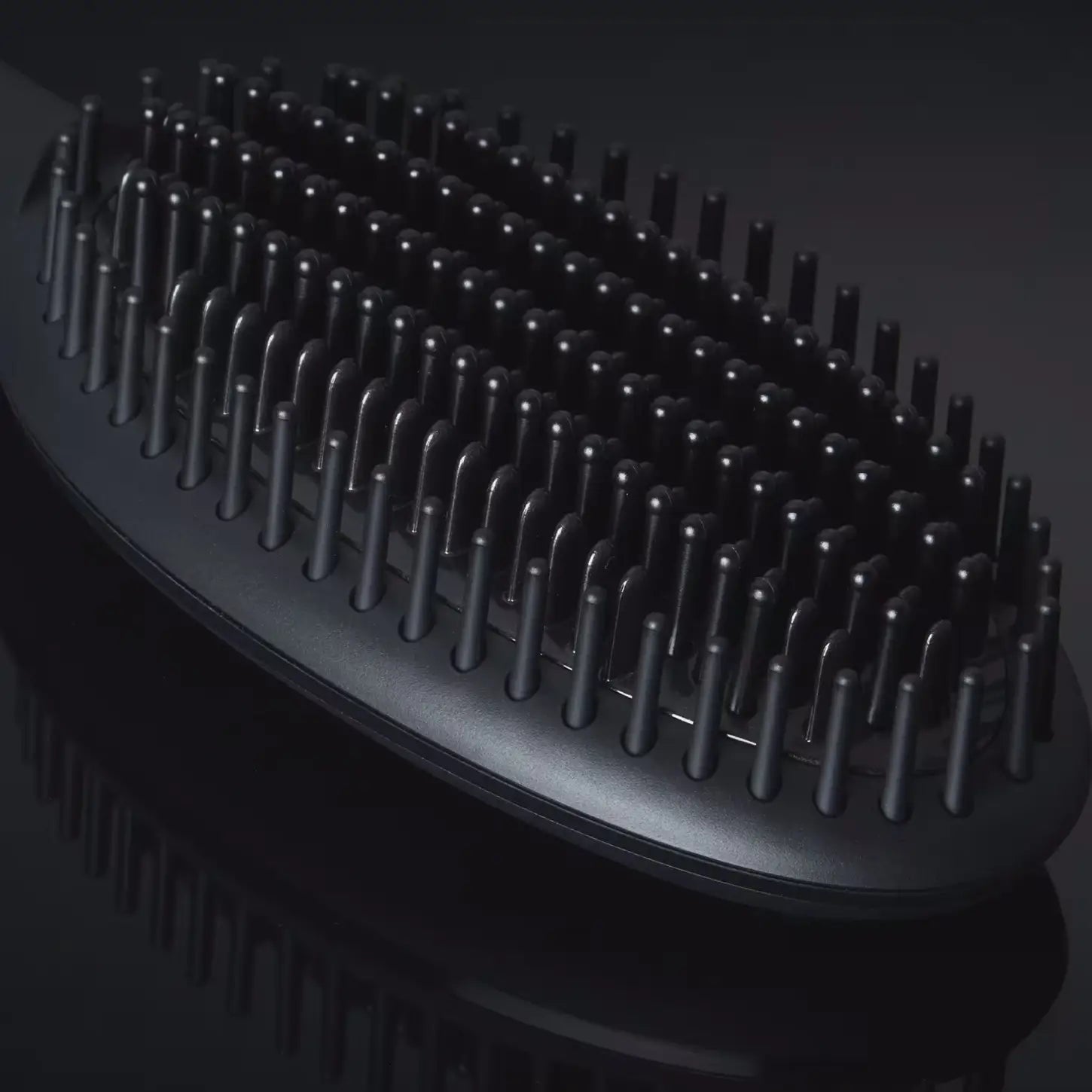 GHD Glide Hot Brush: Smooth, Style, and Tame Frizz with Ceramic & Ion Technology. Hair Styling Essential.