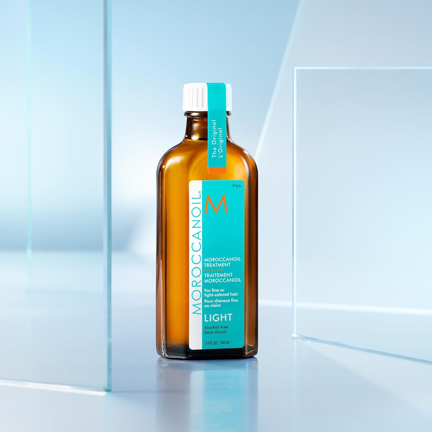 Moroccanoil Light Oil Treatment for Fine and Light-Coloured Hair 100ml, perfect for hydration and shine for delicate hair.