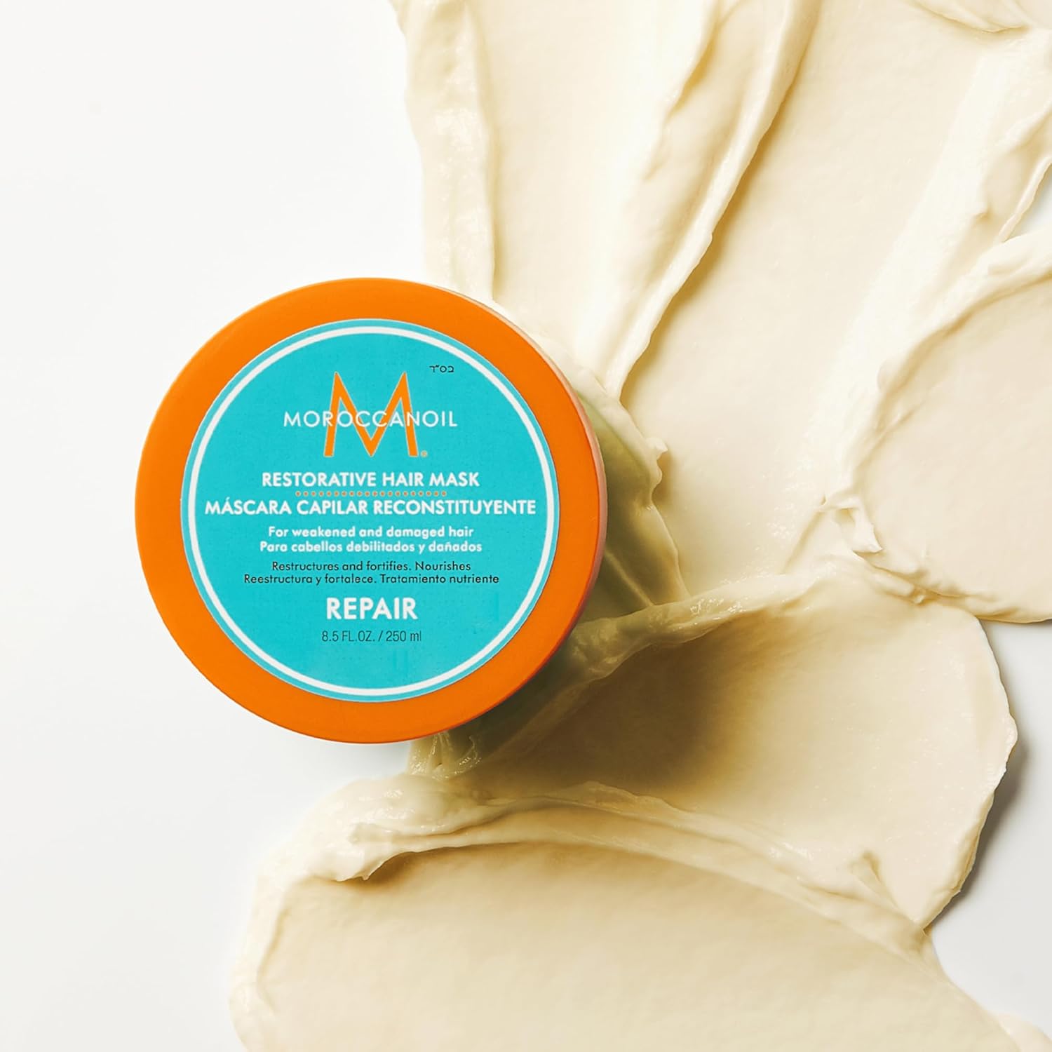 Moroccanoil Restorative Mask 250ml, a luxurious treatment for rejuvenating and strengthening damaged hair.
