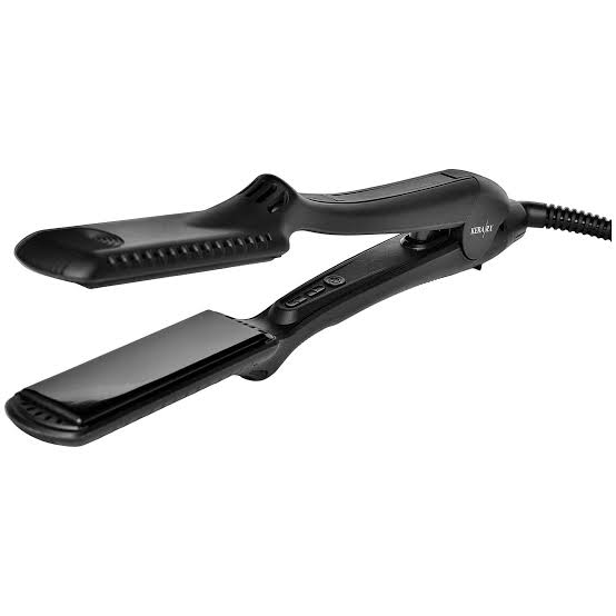 Hair straightener with flat ceramic plates, ideal for Brazilian hair straighteners.