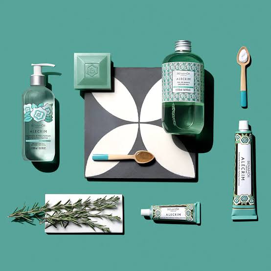 Green-themed Alecrim skincare products from Benamor collection featuring bottles and tubes.