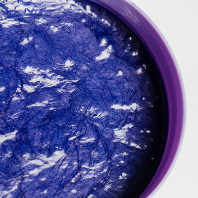 Official product and benefits graphic for Quick Grow Blonde Icon Violet Treatment Masque 220ml
