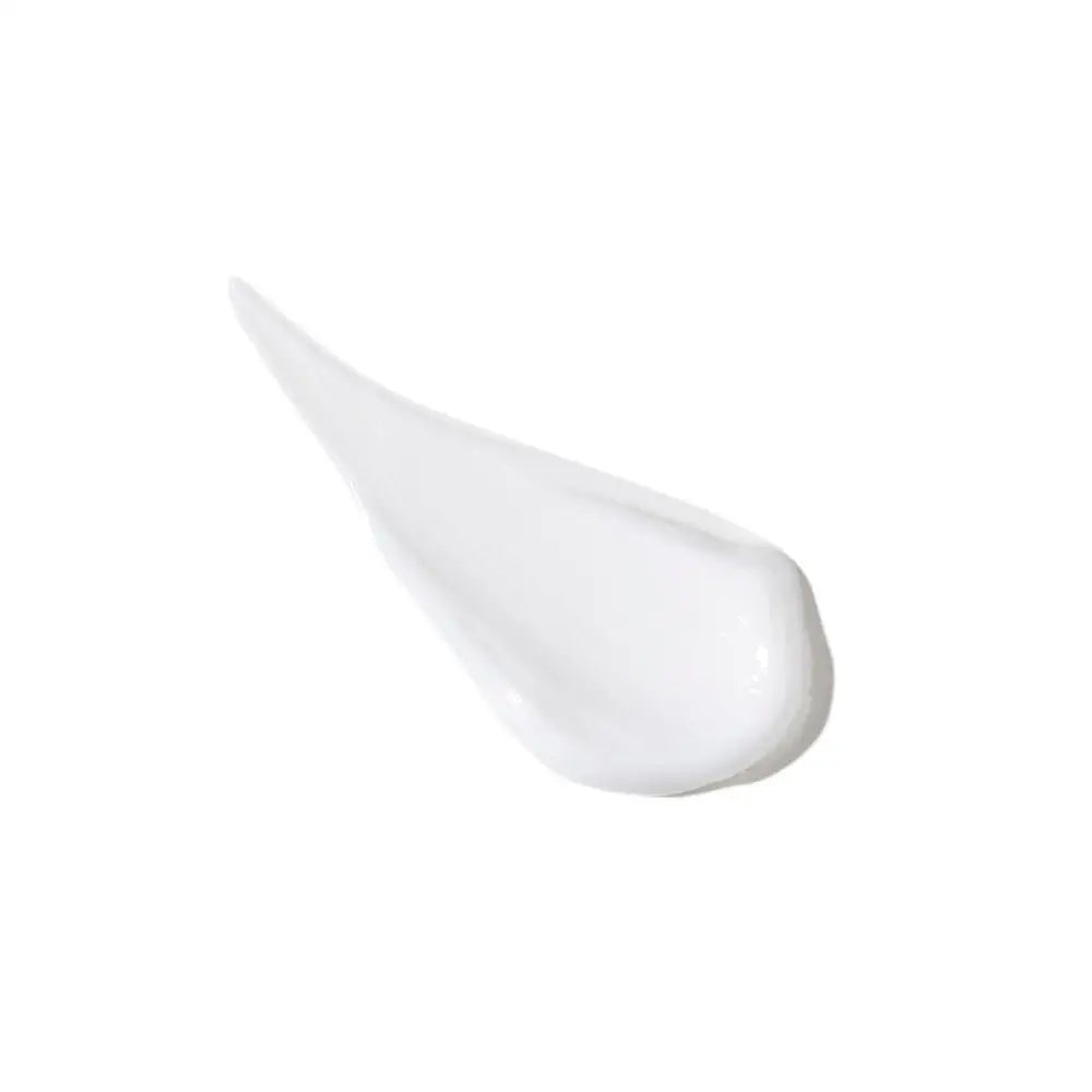 A teardrop-shaped smear of L’Oréal Professionnel Tecni Art Depolish cream/lotion