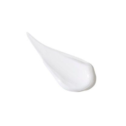 A teardrop-shaped smear of L’Oréal Professionnel Tecni Art Depolish cream/lotion