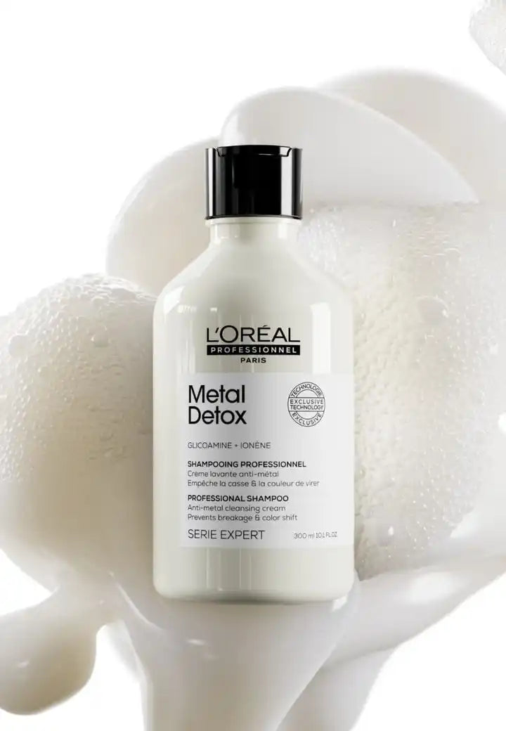 L’Oréal Professionnel Metal Detox shampoo bottle.