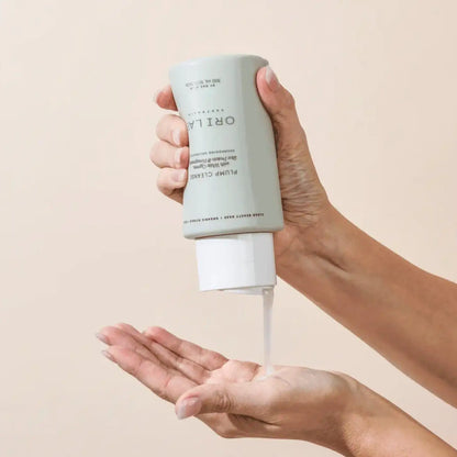 ORI Lab Plump Cleanse Shampoo - Volumizing Hair Cleanser being dispensed